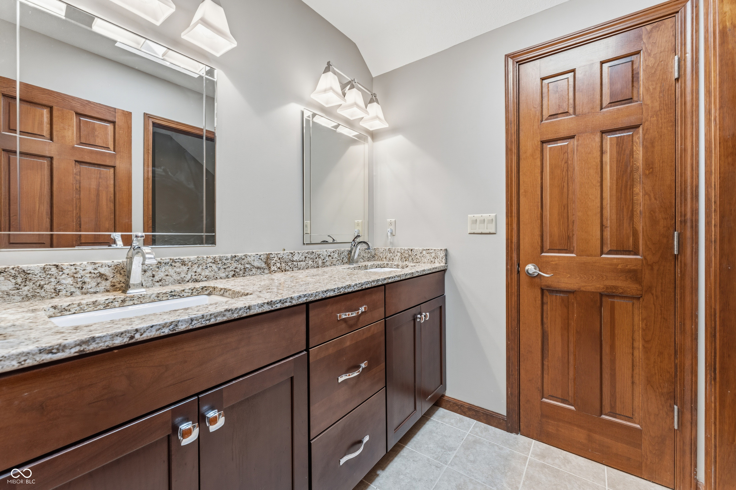 2534 Chestnut Street