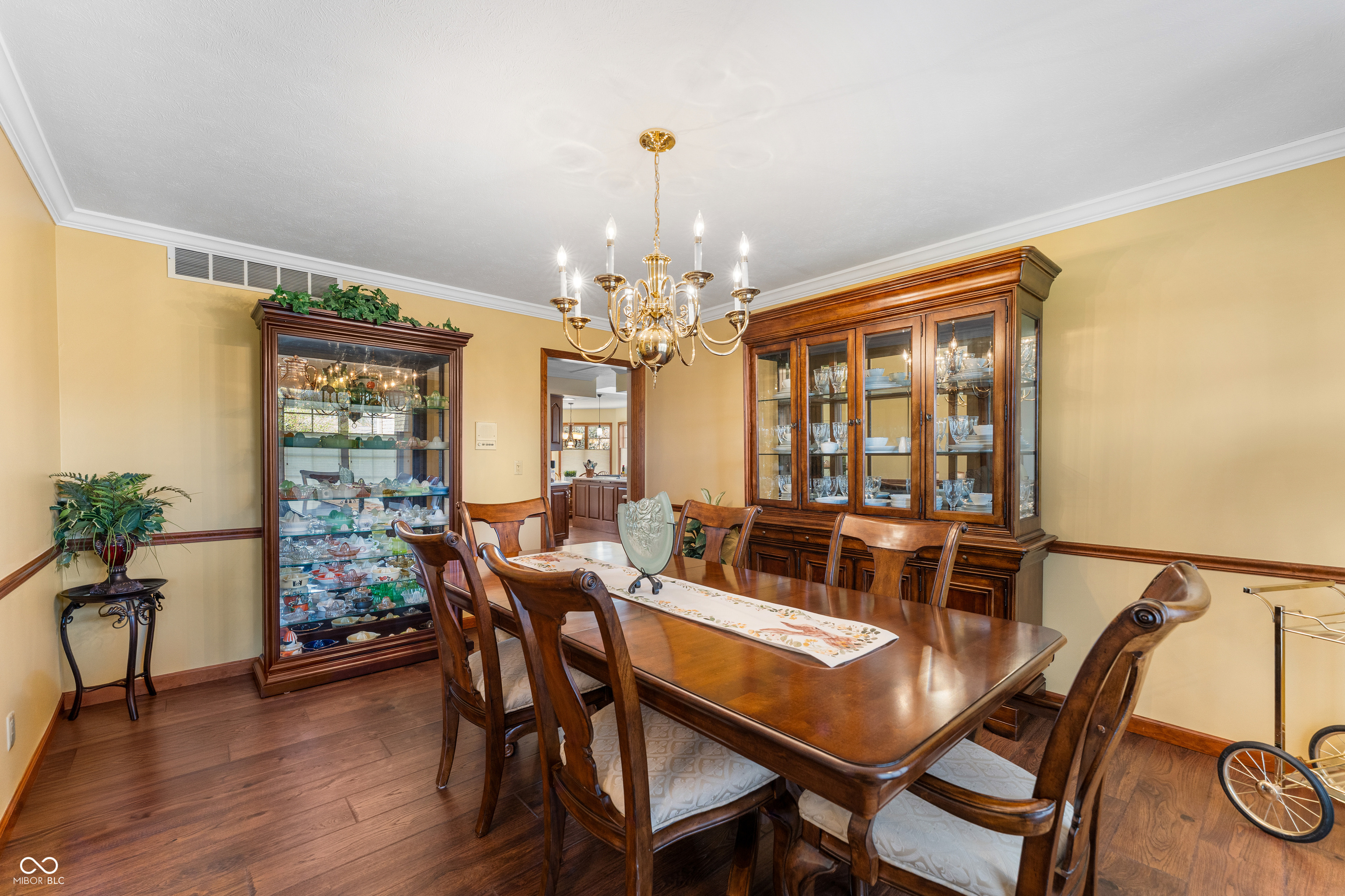 2534 Chestnut Street