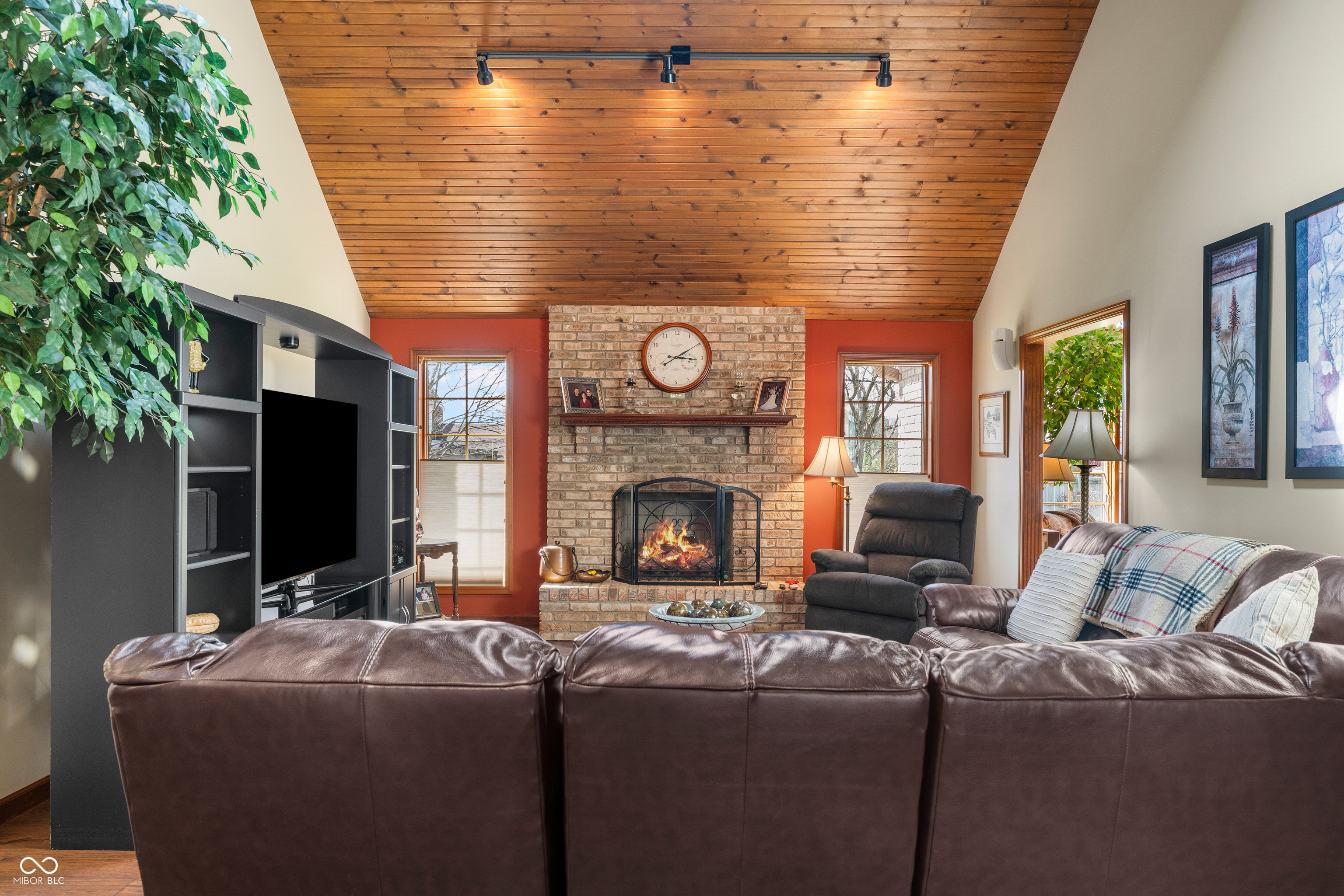 2534 Chestnut Street