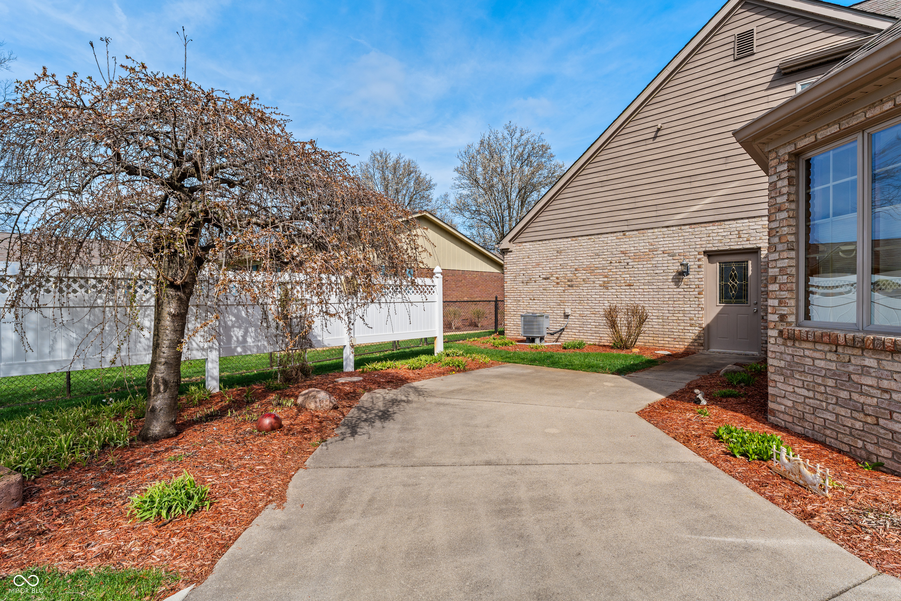 2534 Chestnut Street