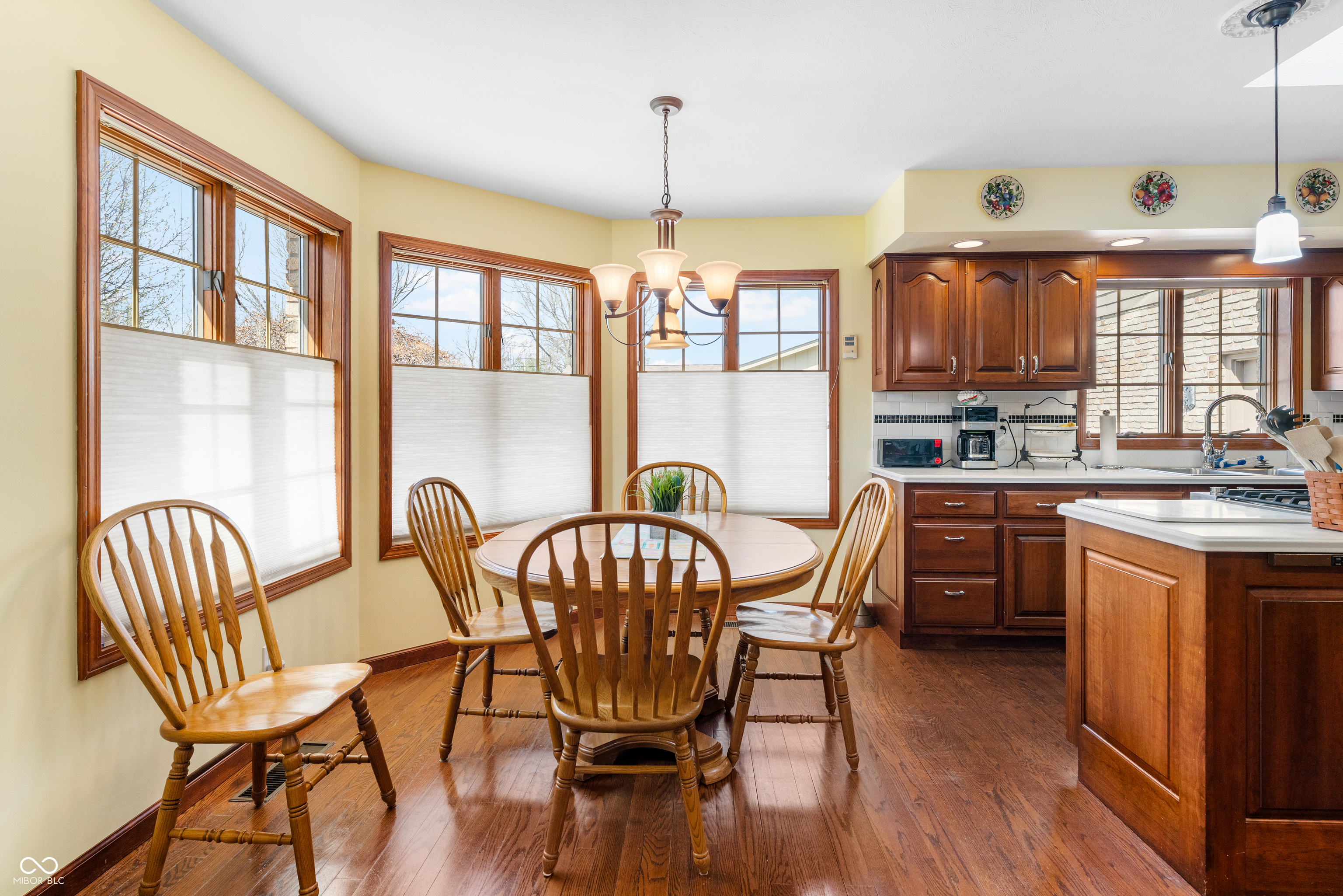 2534 Chestnut Street