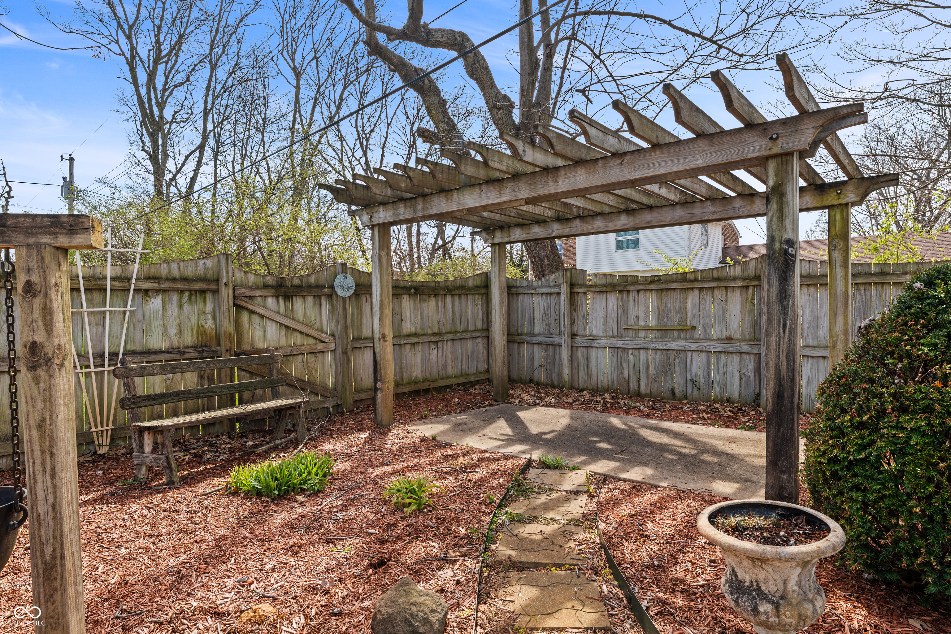 2534 Chestnut Street