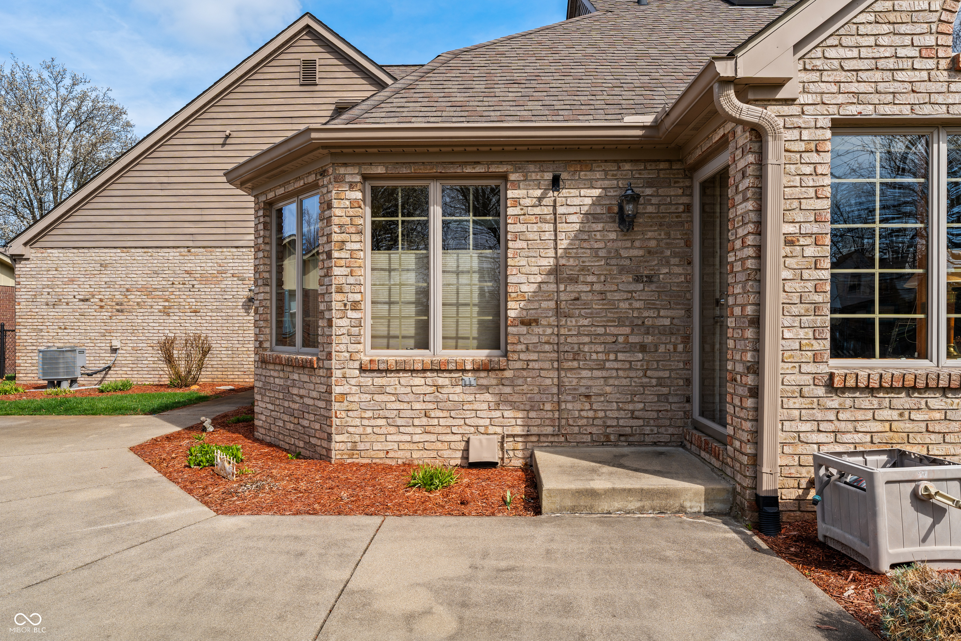 2534 Chestnut Street