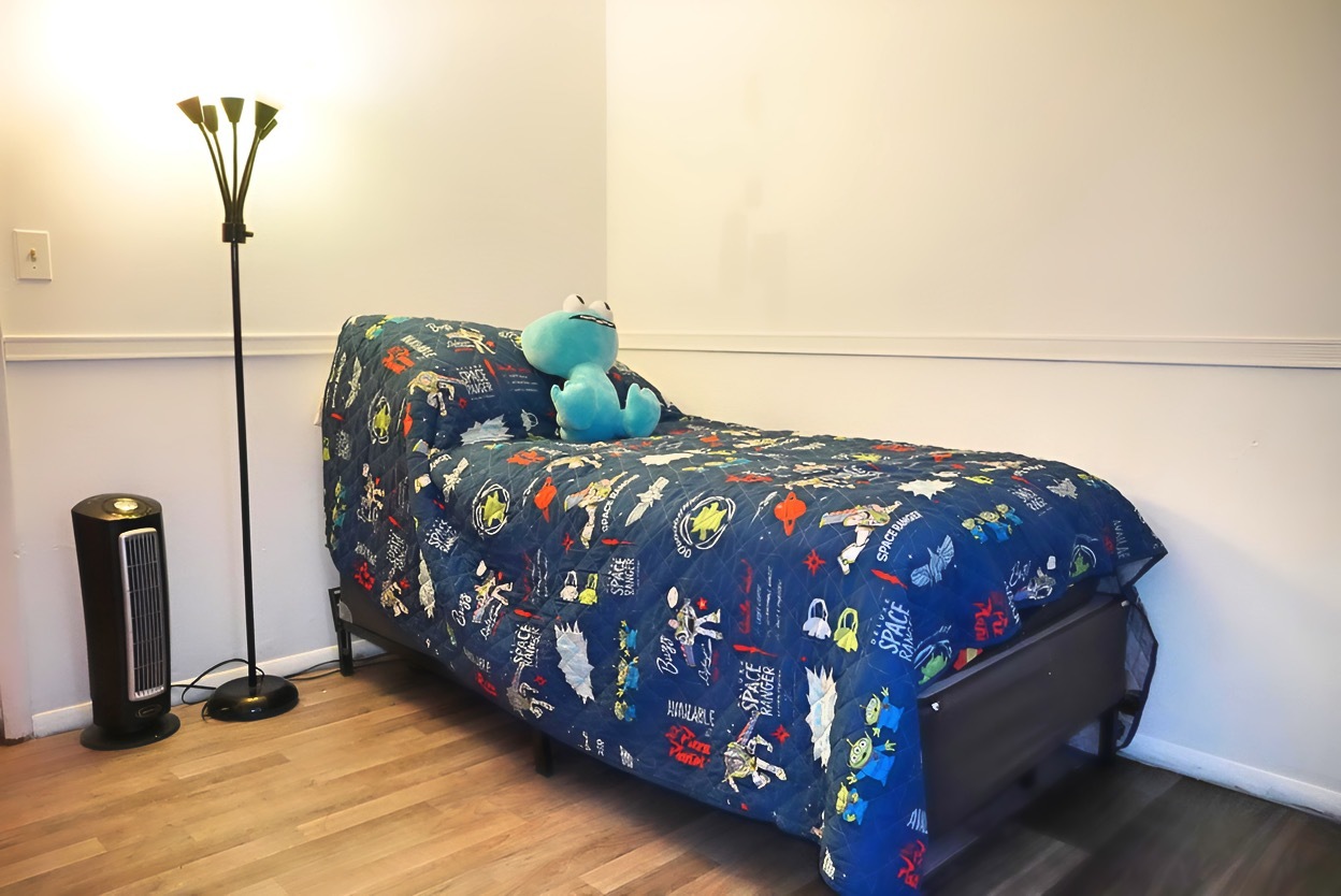 215 Hawthorne Circle