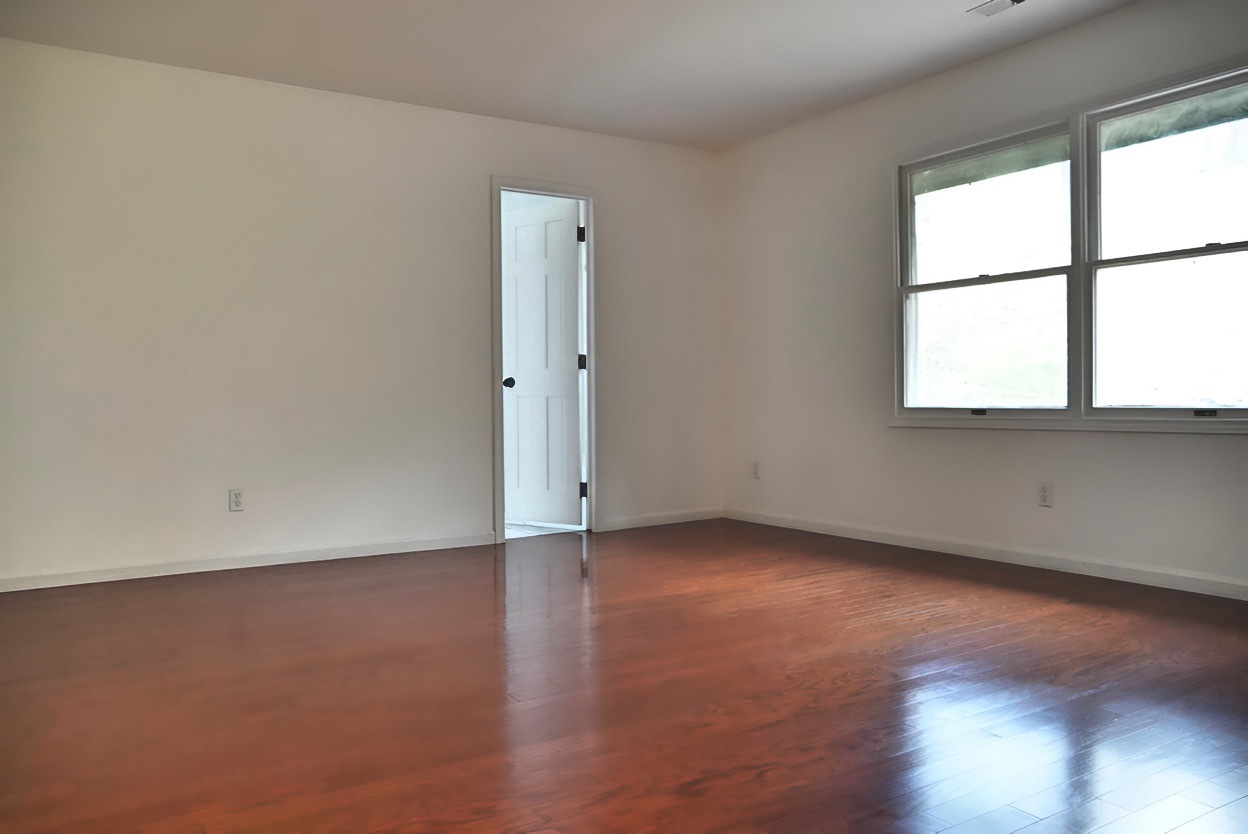 456 Roxbury Road