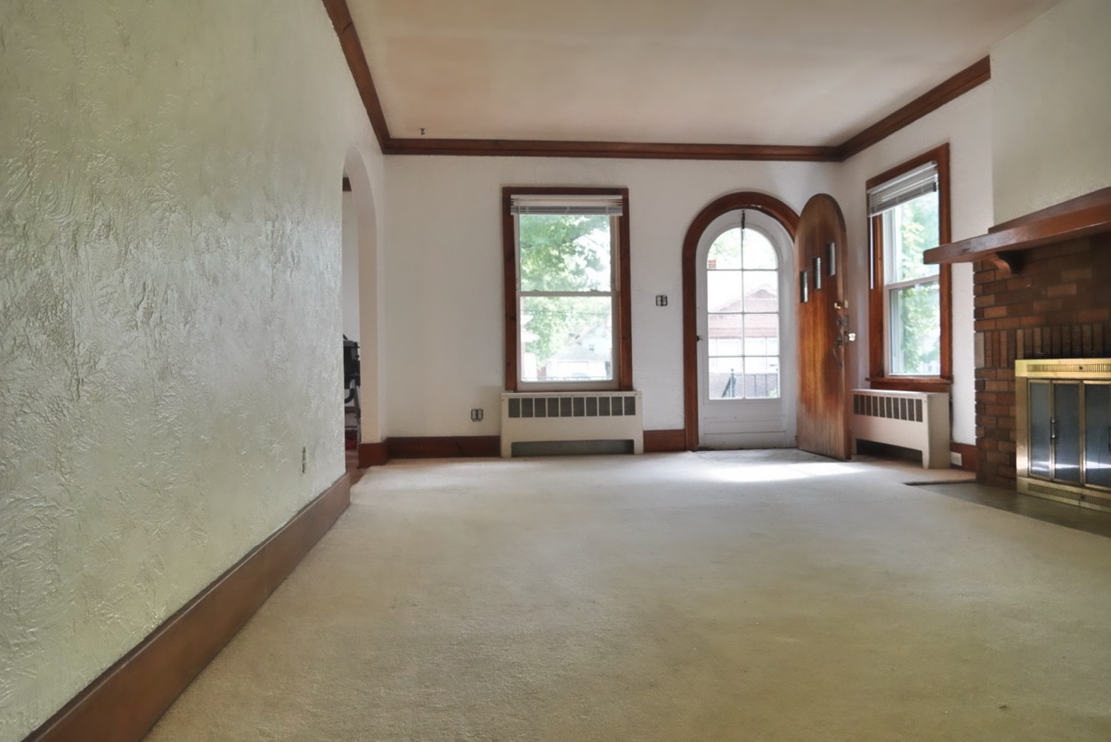 113 E ARCADIA Avenue