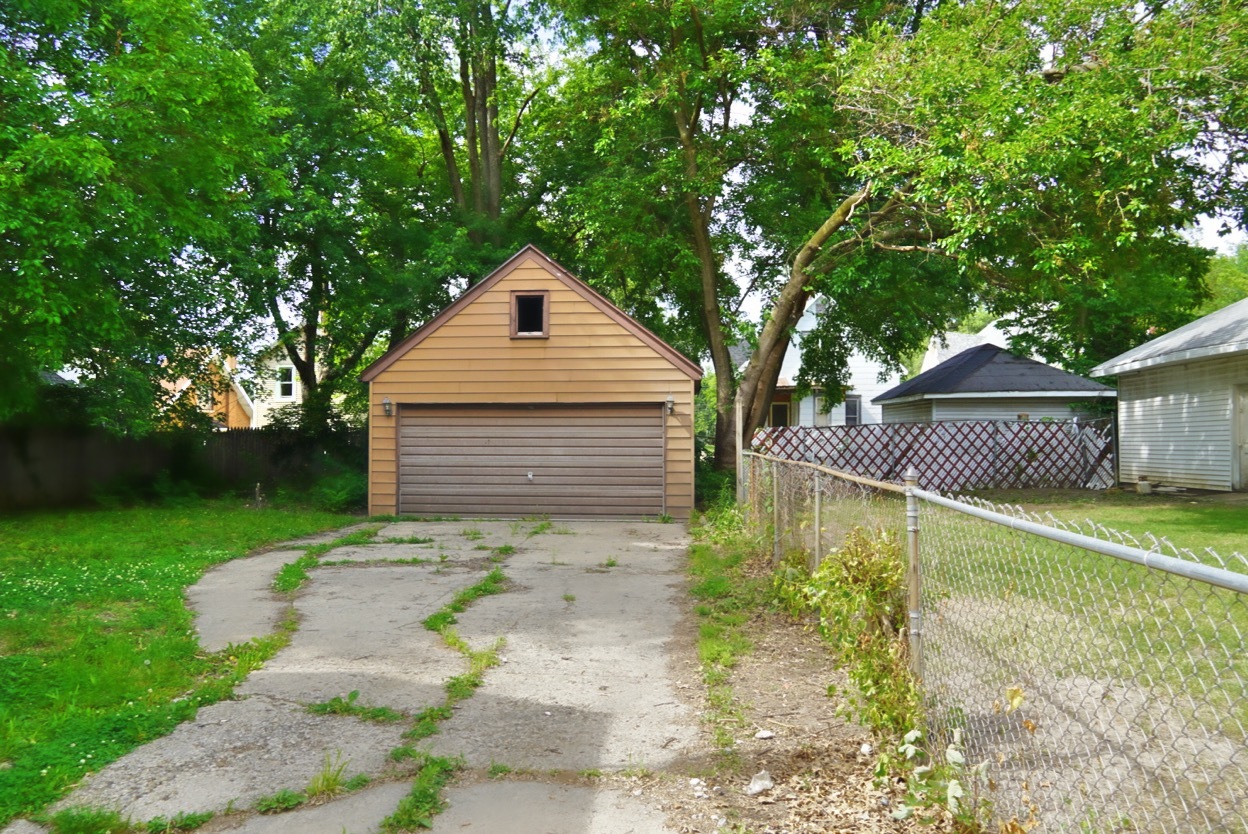 113 E ARCADIA Avenue