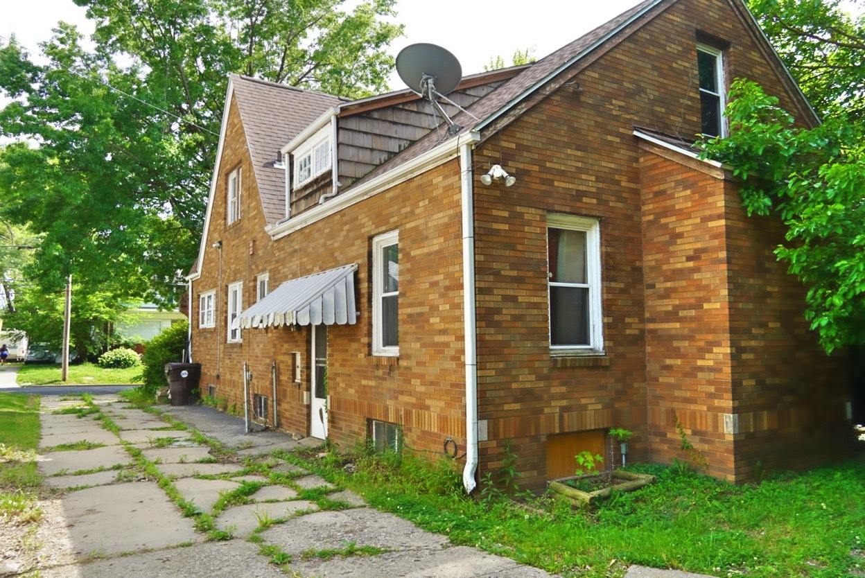113 E ARCADIA Avenue