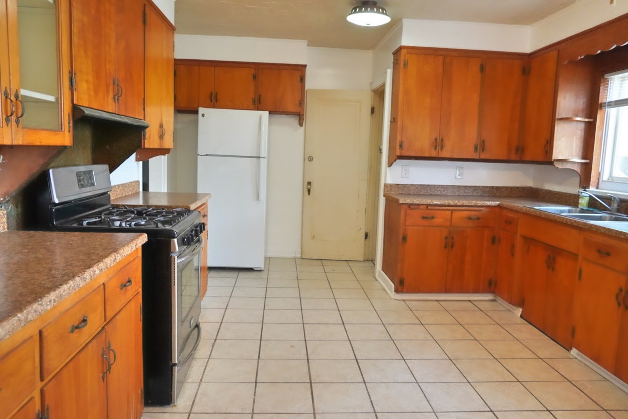 113 E ARCADIA Avenue