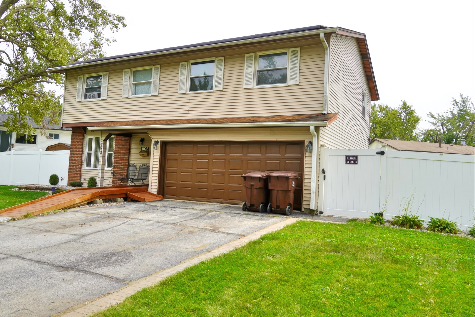1023 Ashridge Lane