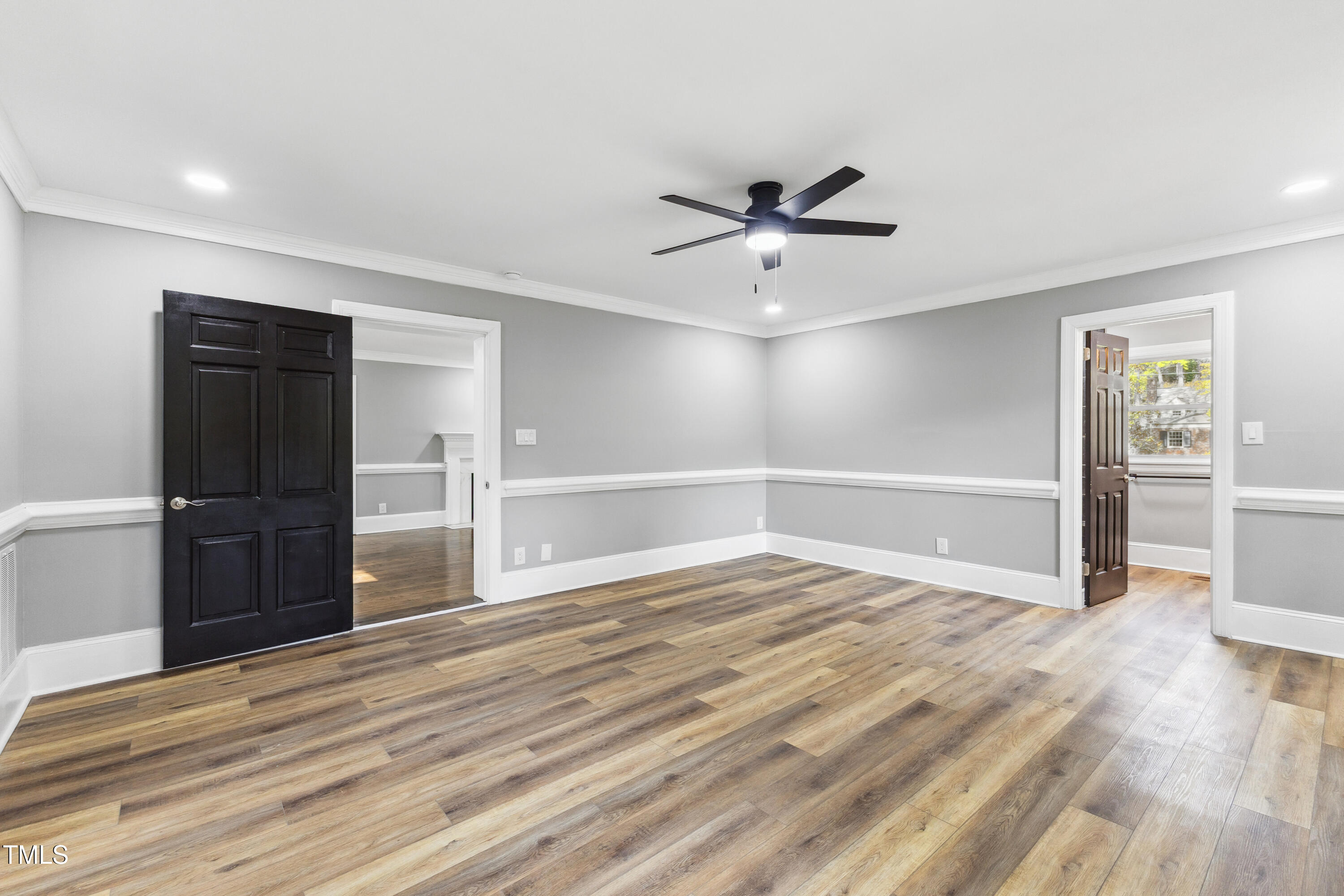 1112 Lakeside Drive NW