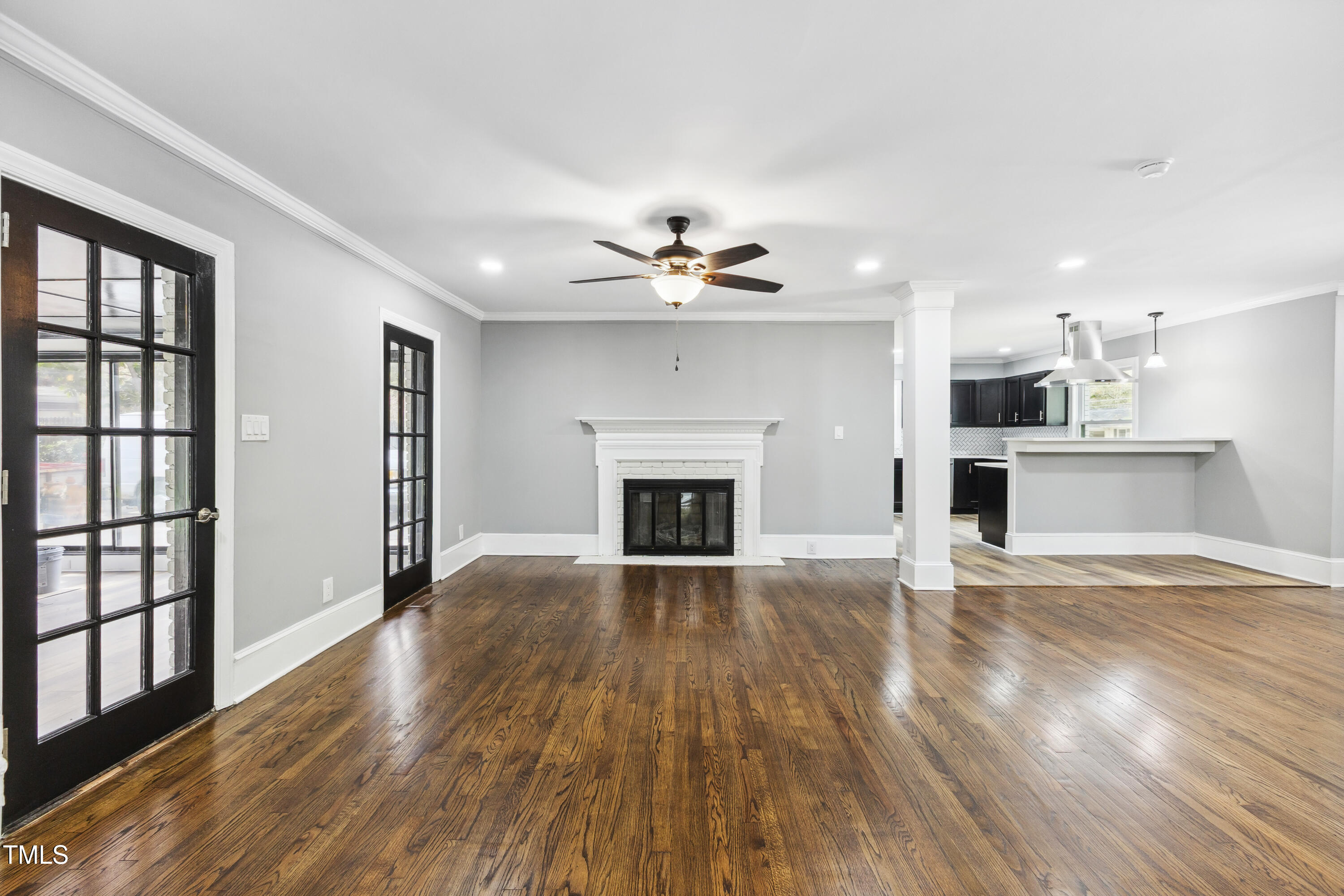 1112 Lakeside Drive NW