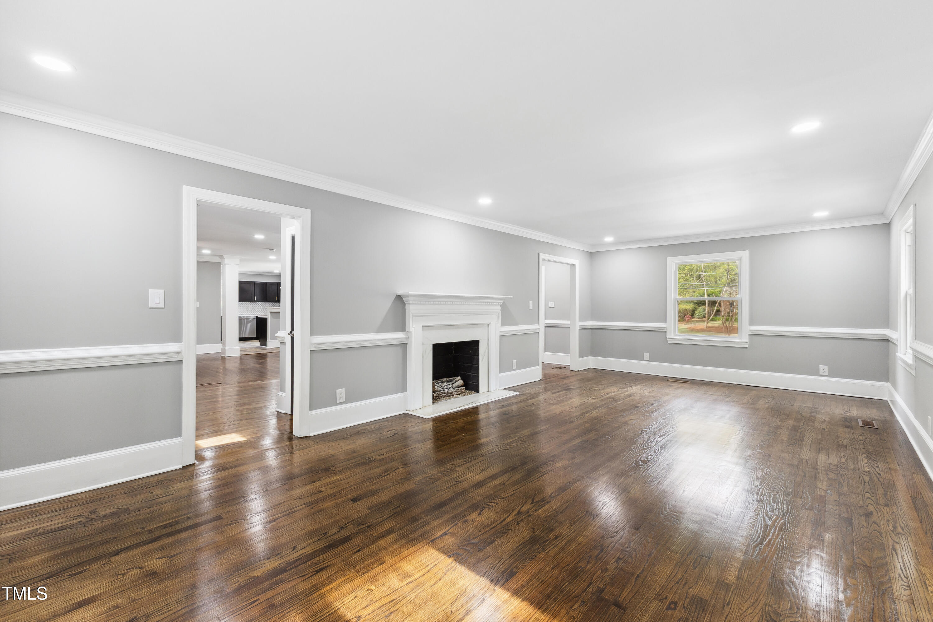 1112 Lakeside Drive NW