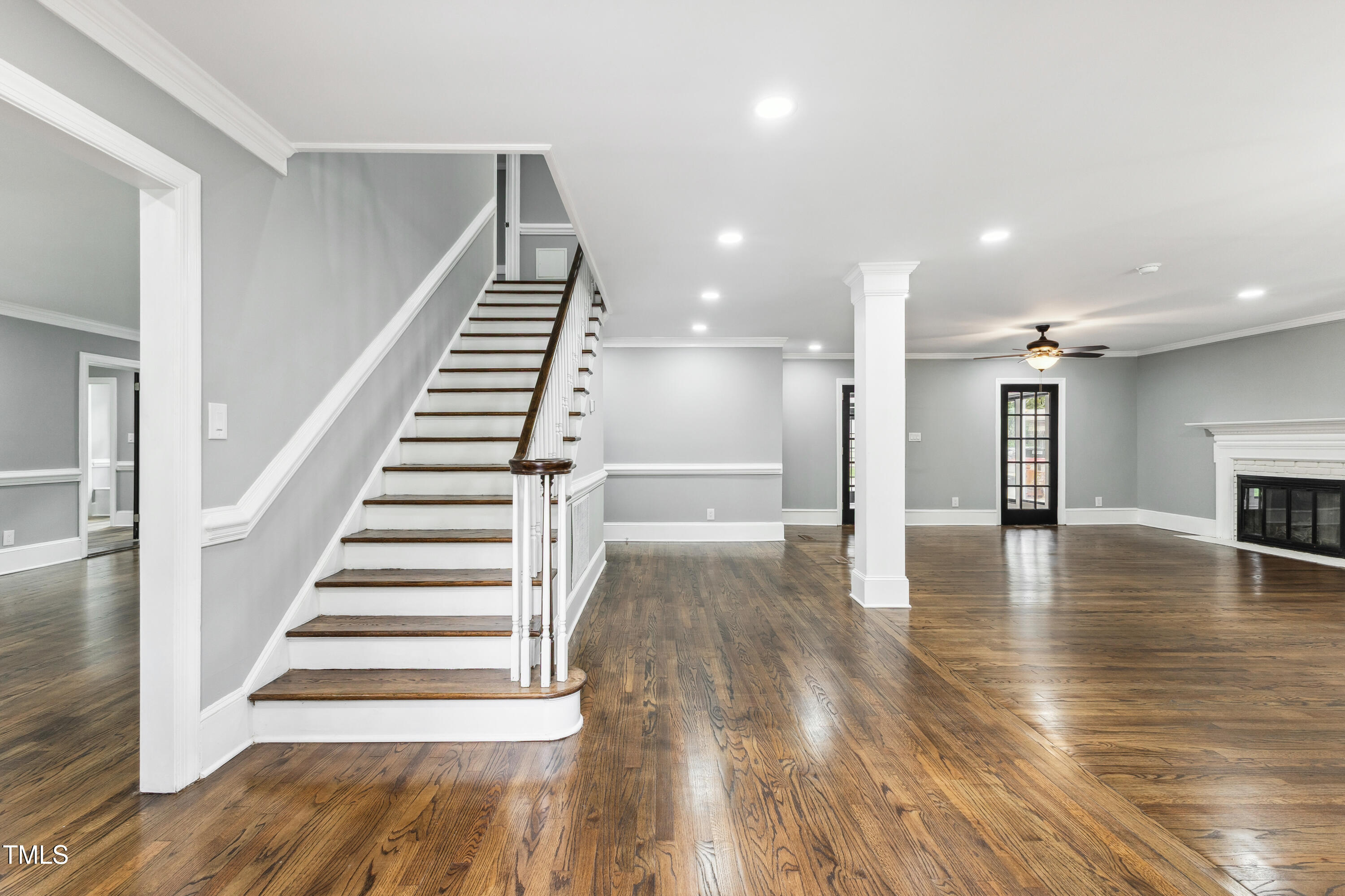 1112 Lakeside Drive NW