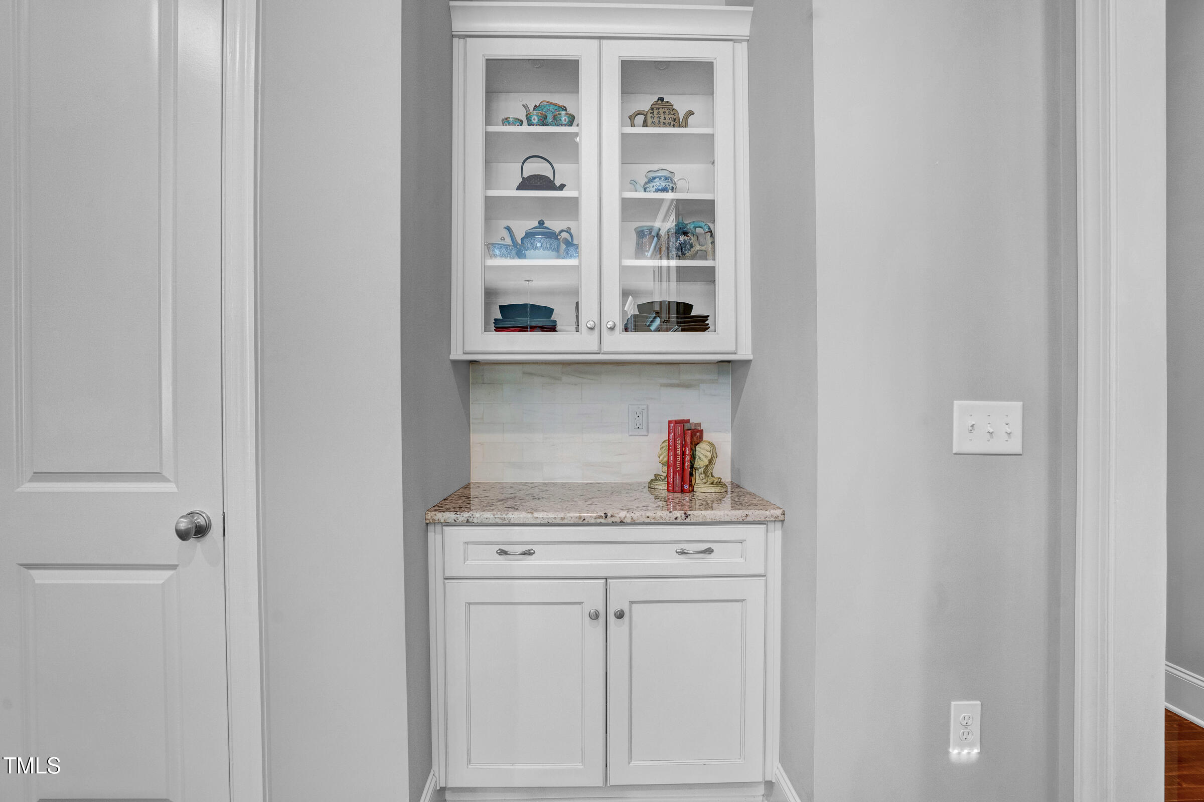 216 Colonial Ridge Drive