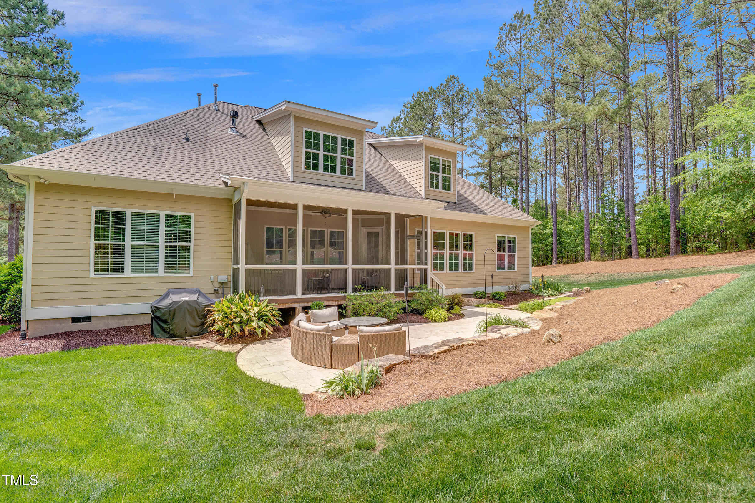 216 Colonial Ridge Drive