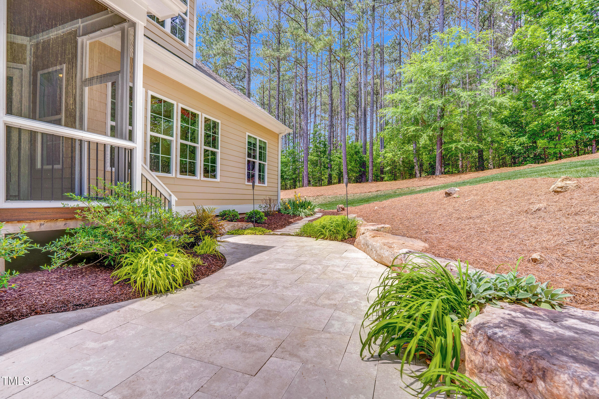 216 Colonial Ridge Drive