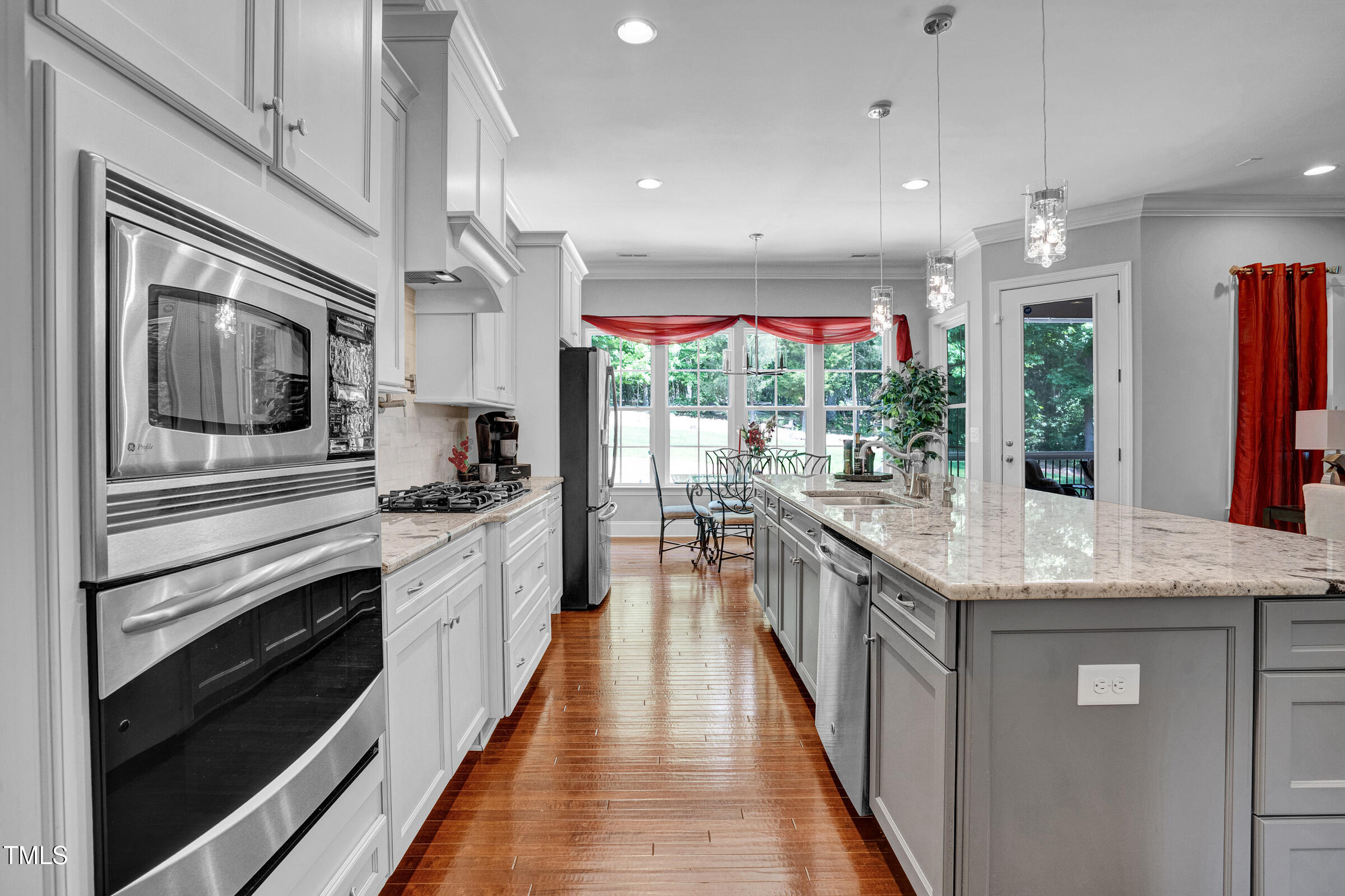 216 Colonial Ridge Drive