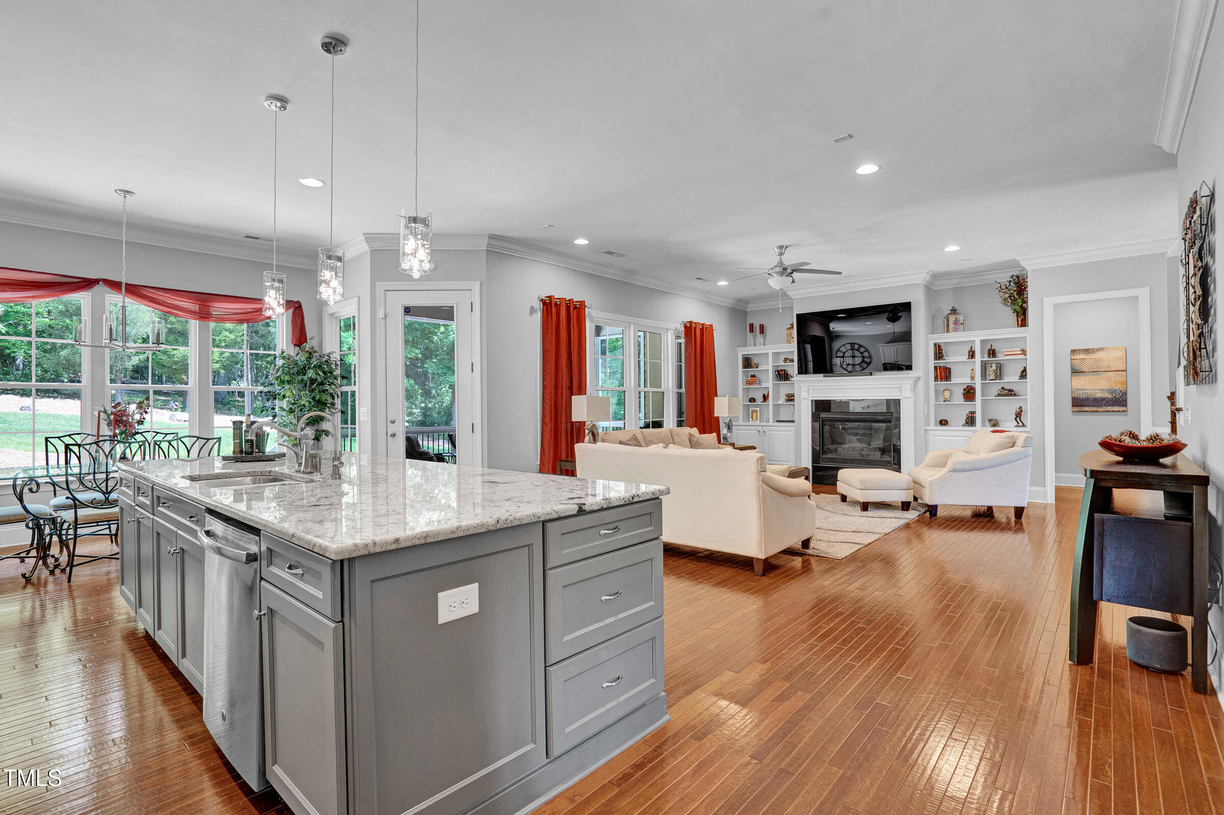 216 Colonial Ridge Drive