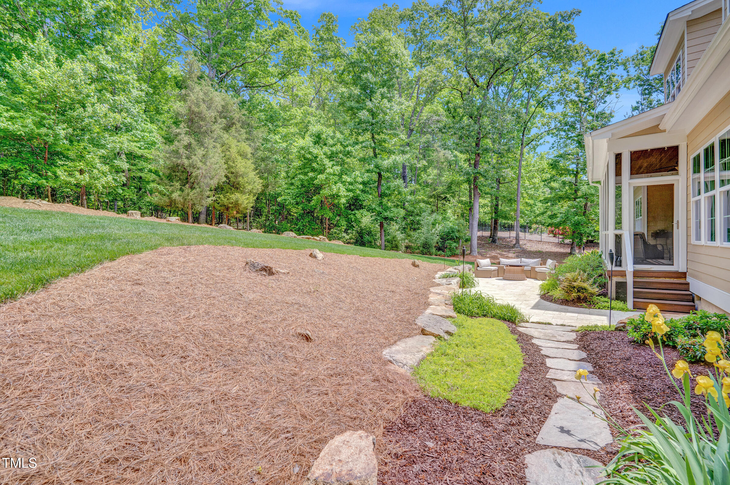 216 Colonial Ridge Drive