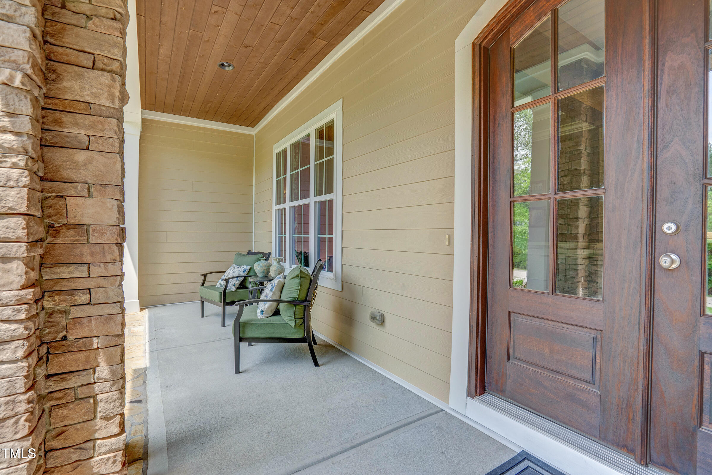 216 Colonial Ridge Drive