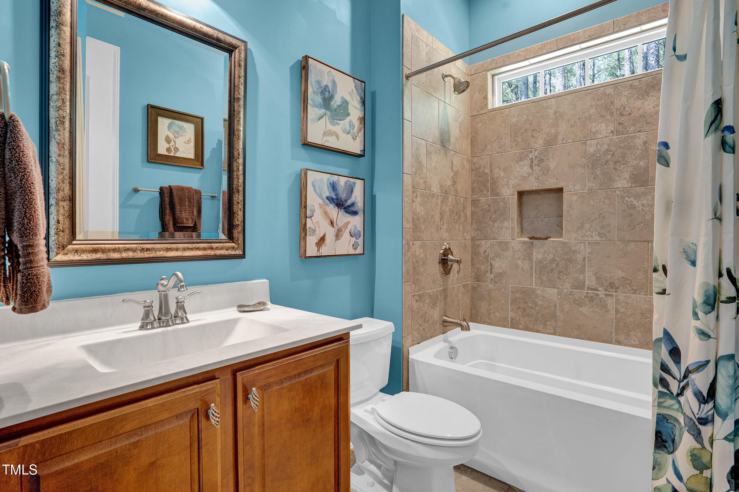 216 Colonial Ridge Drive