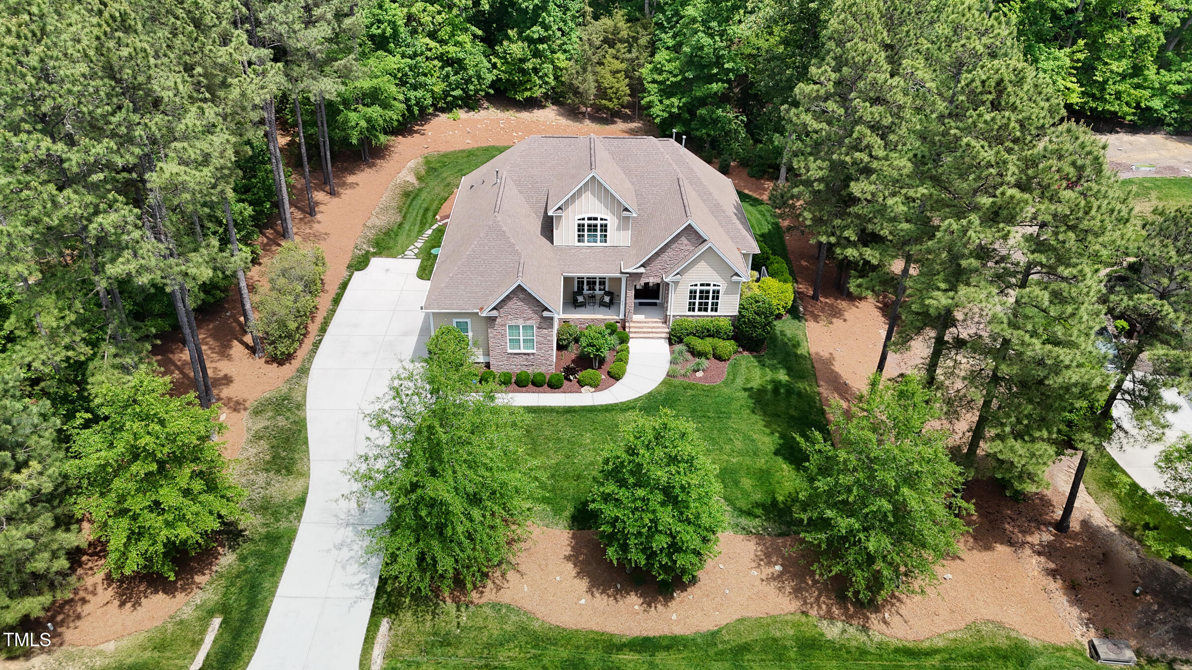 216 Colonial Ridge Drive