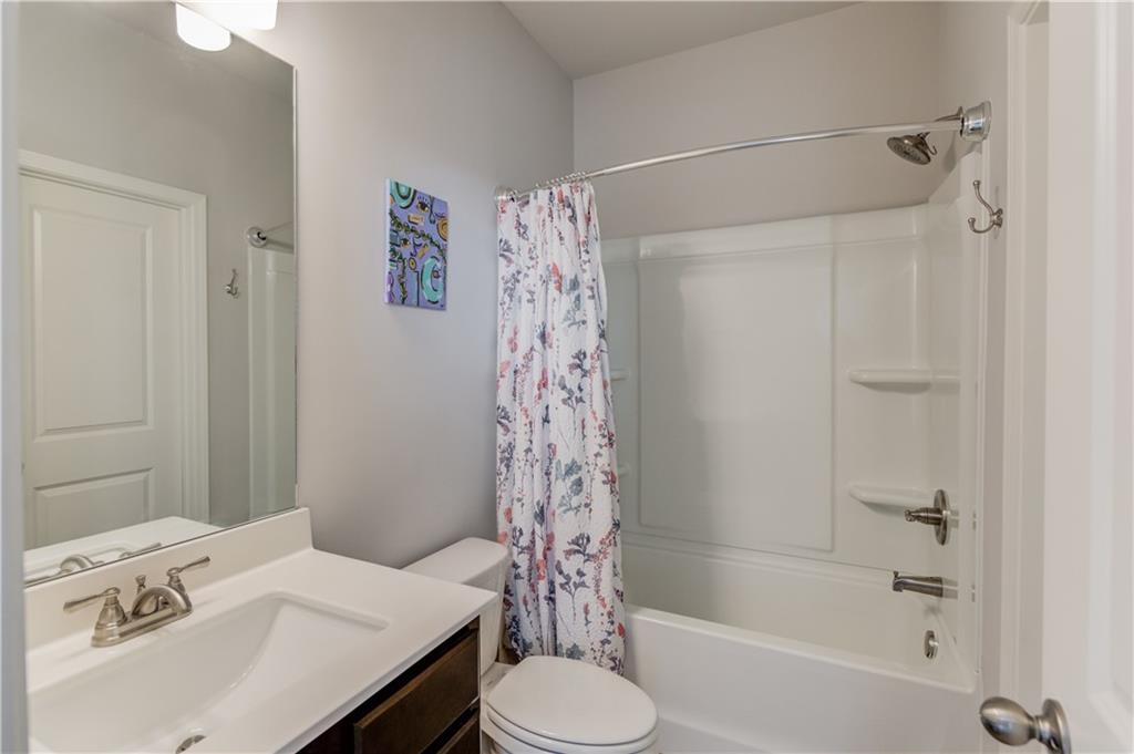 4422 Chestnut Oak Way SW