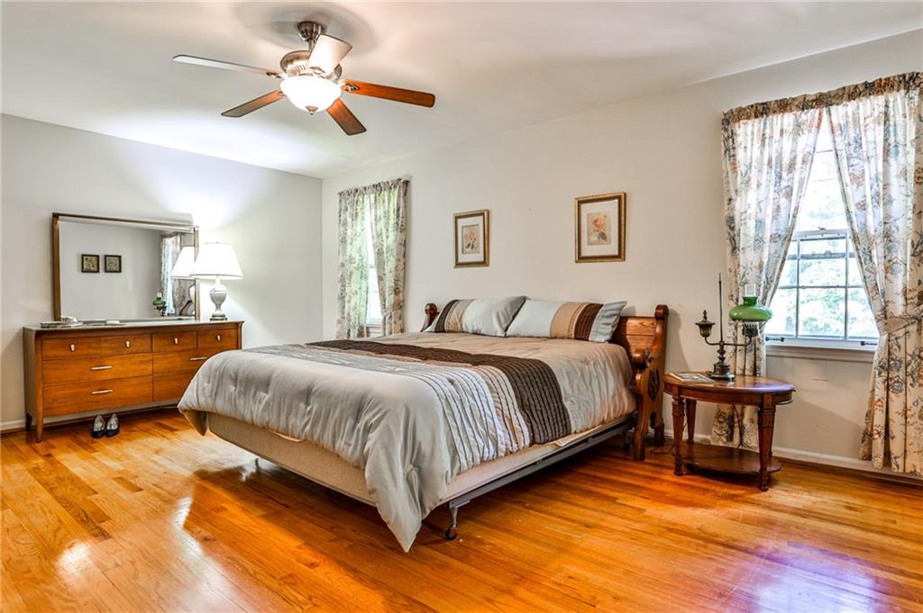 3346 Stratfield Drive NE