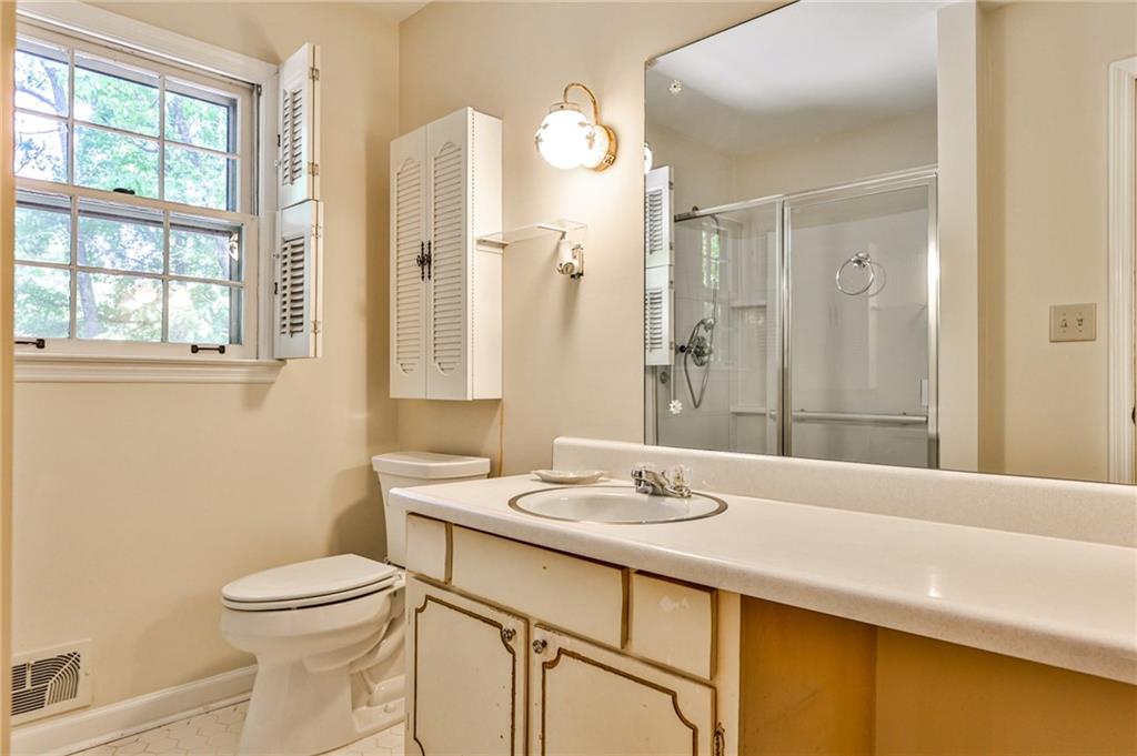 3346 Stratfield Drive NE