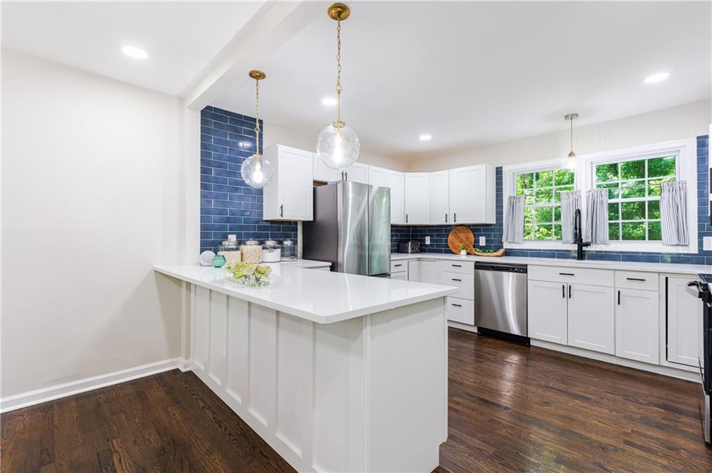 2559 Kingswood Drive