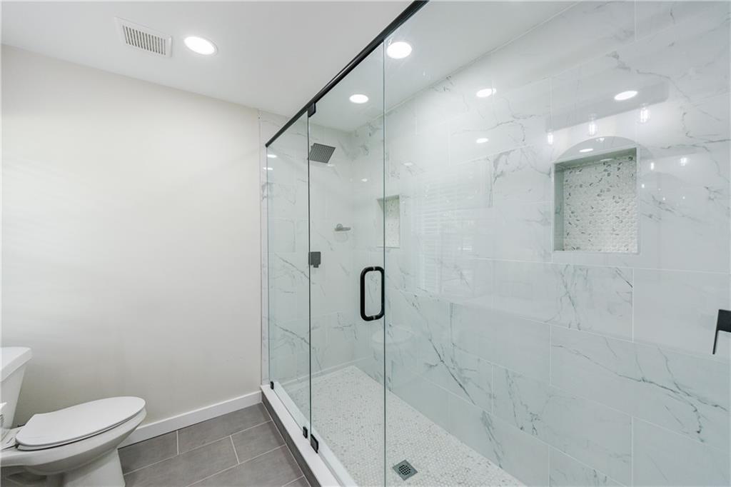 2559 Kingswood Drive