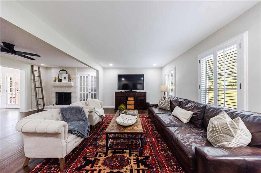 2559 Kingswood Drive