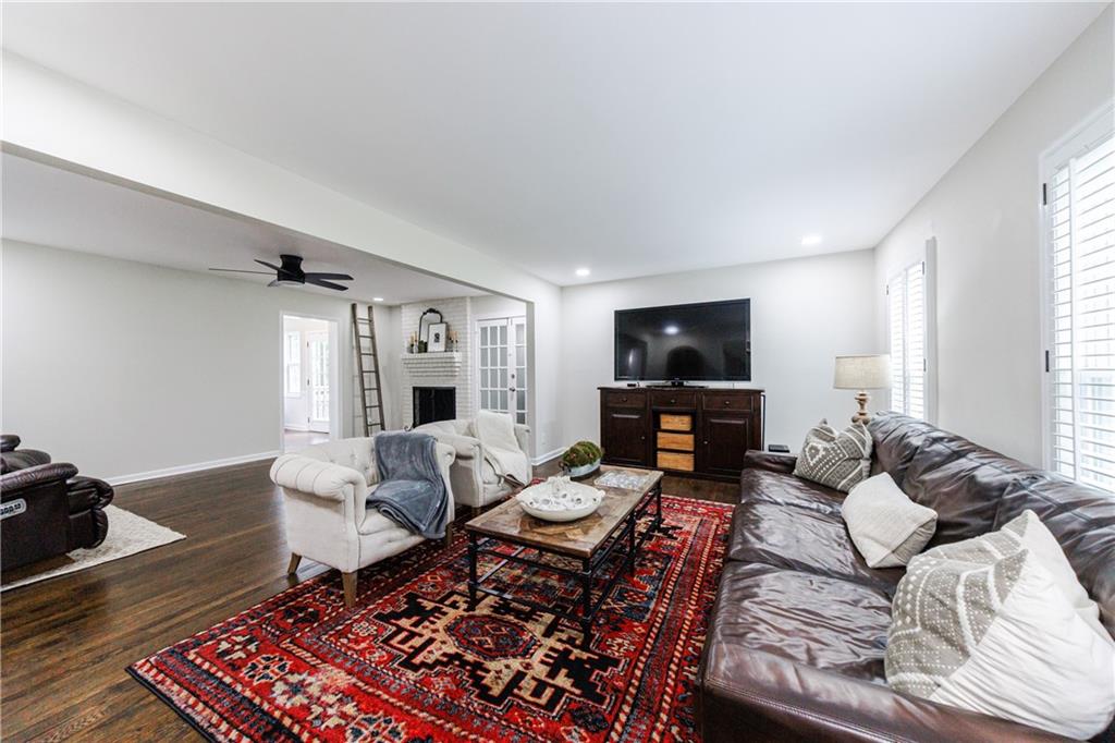 2559 Kingswood Drive