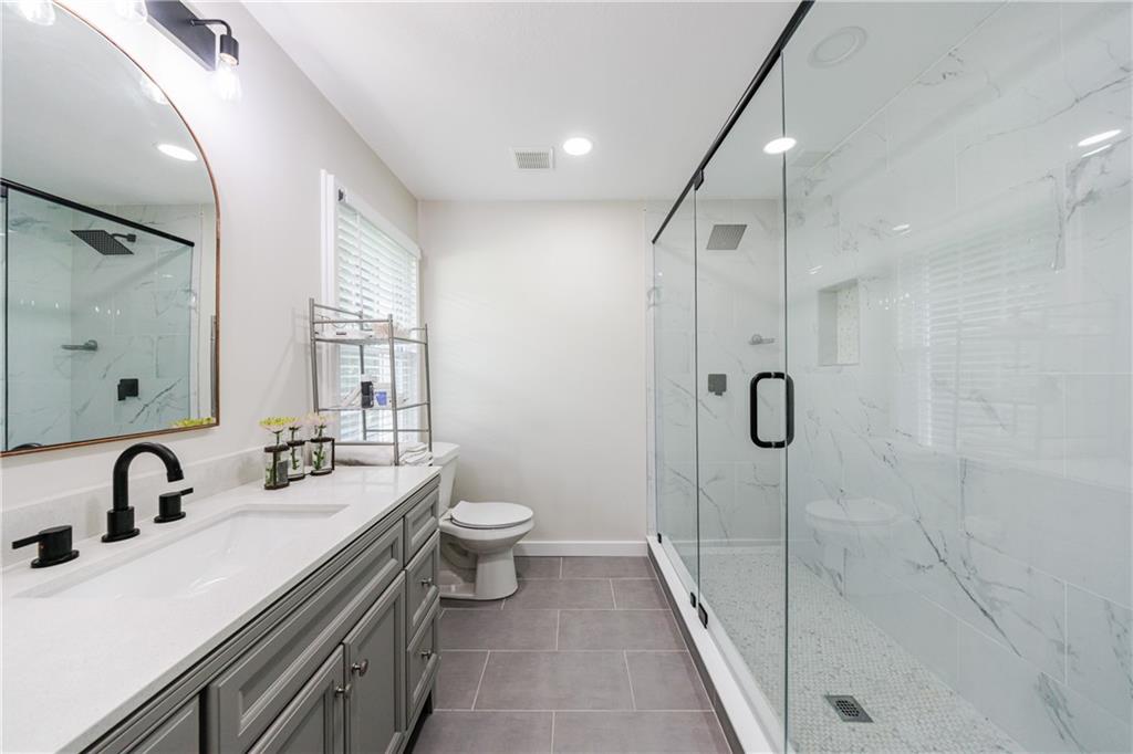 2559 Kingswood Drive