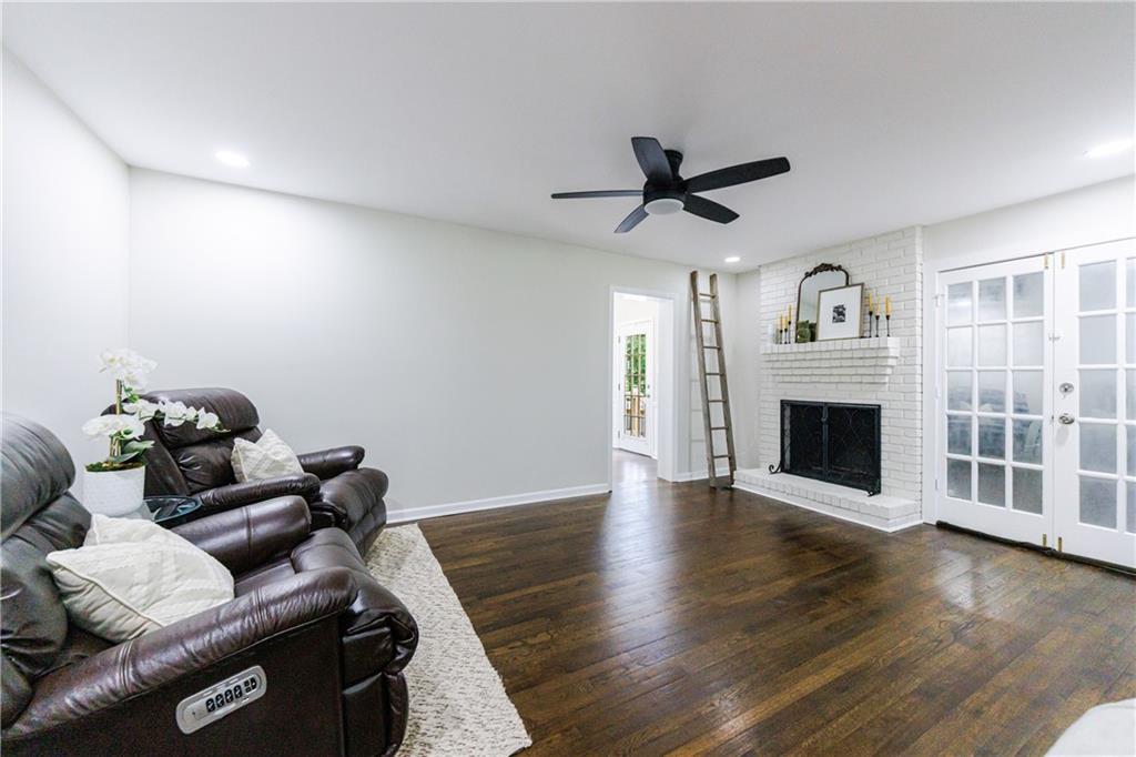 2559 Kingswood Drive