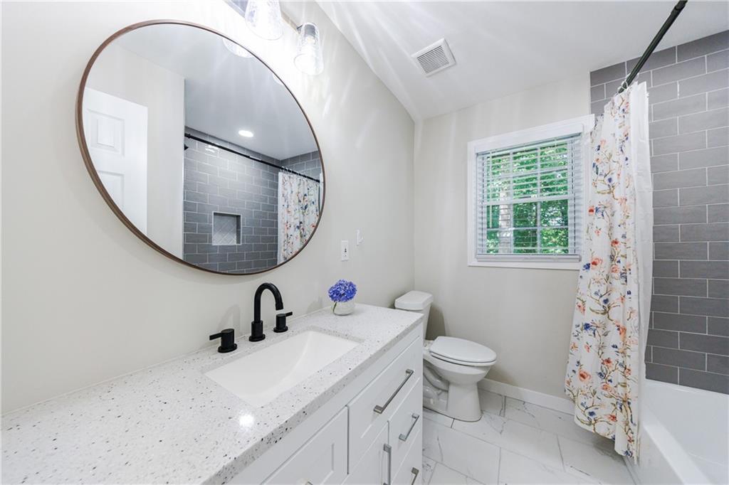 2559 Kingswood Drive