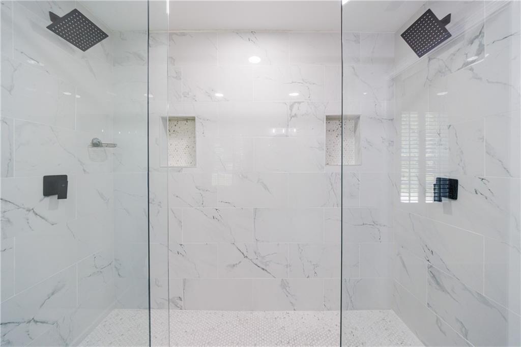 2559 Kingswood Drive