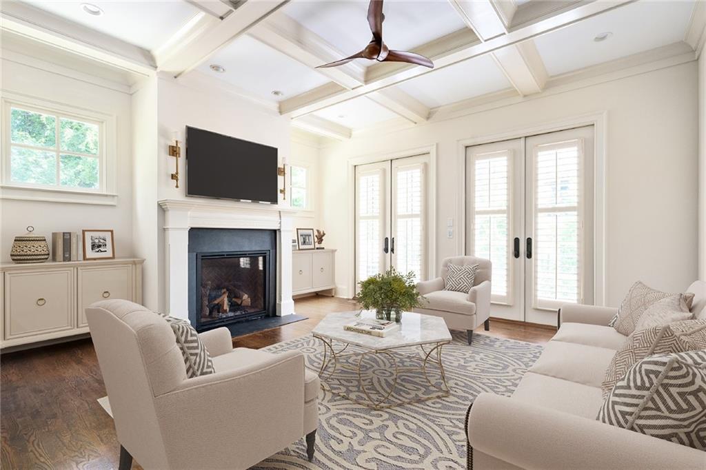 1043 E Club Court NE