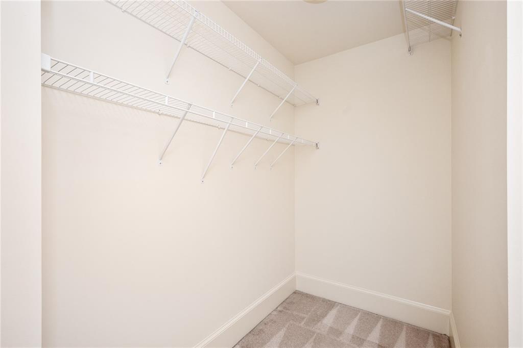 1043 E Club Court NE