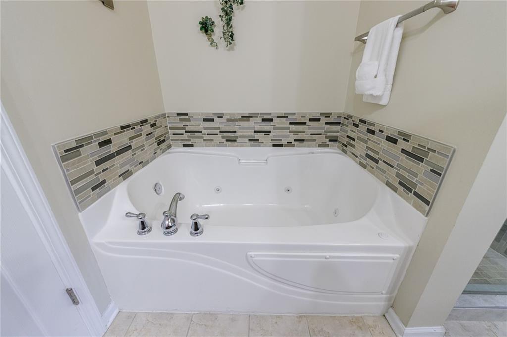 1910 Cedar Glenn Way Unit 4403