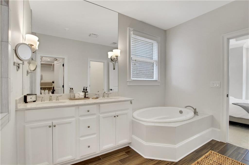 3486 Brookleigh Lane NE