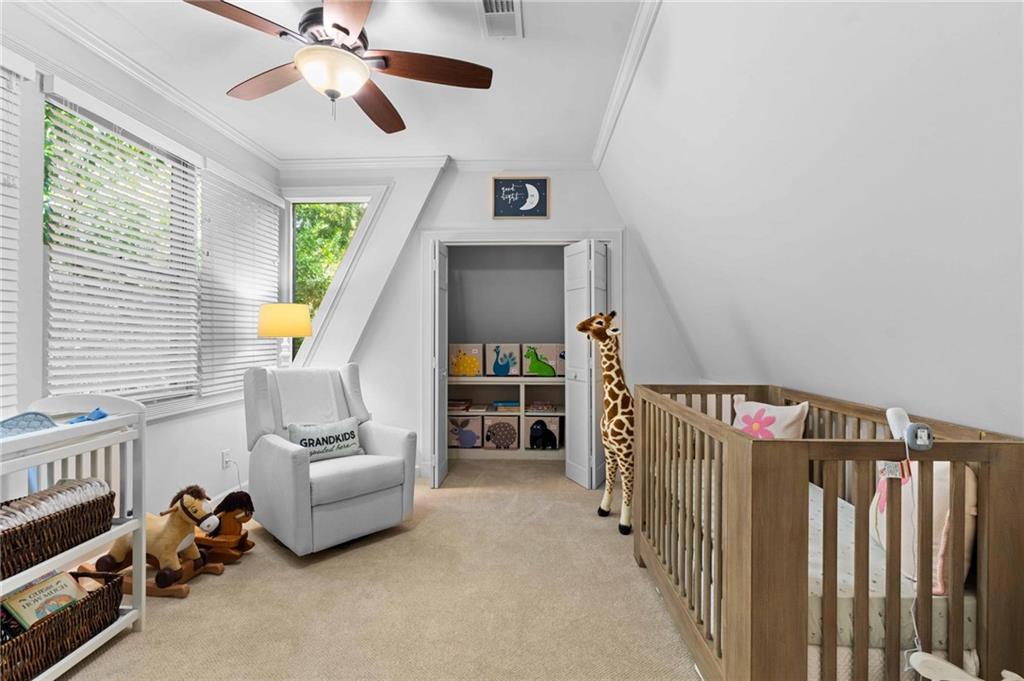 937 Buckingham Circle NW