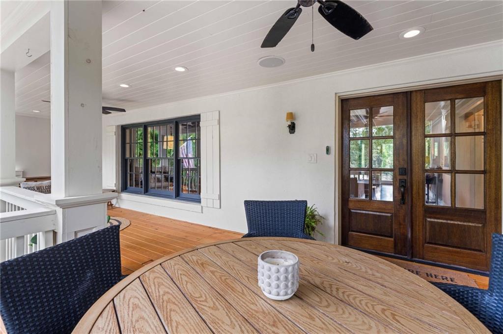 937 Buckingham Circle NW