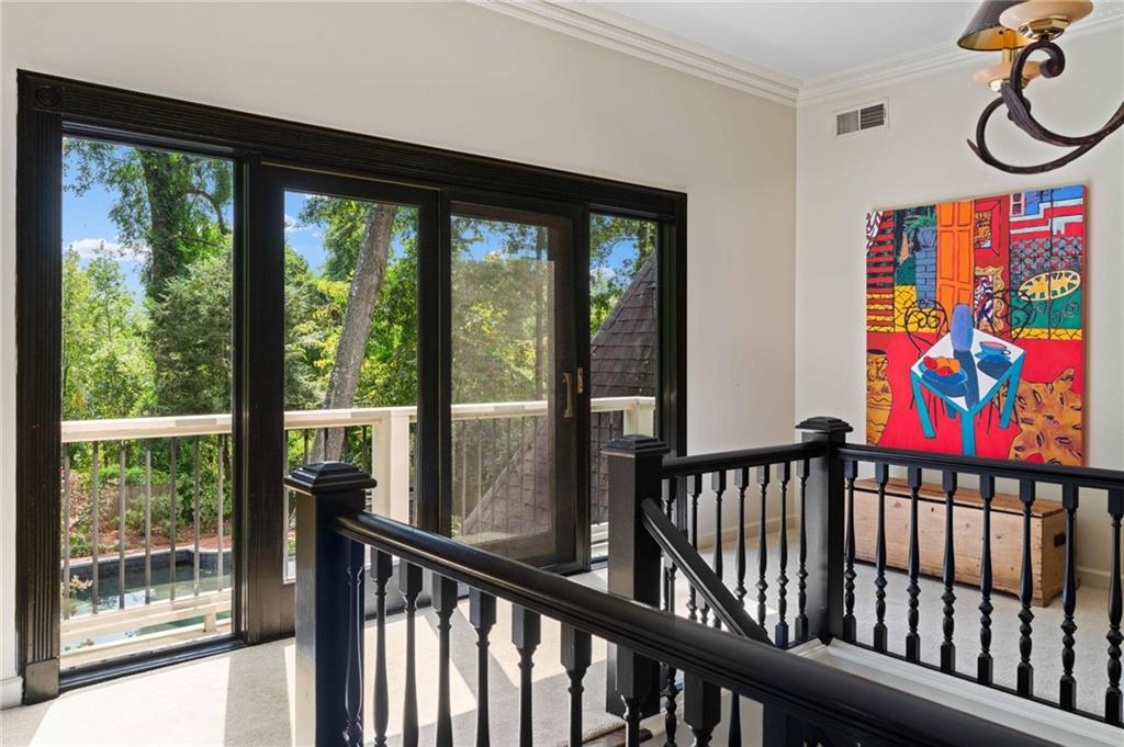 937 Buckingham Circle NW