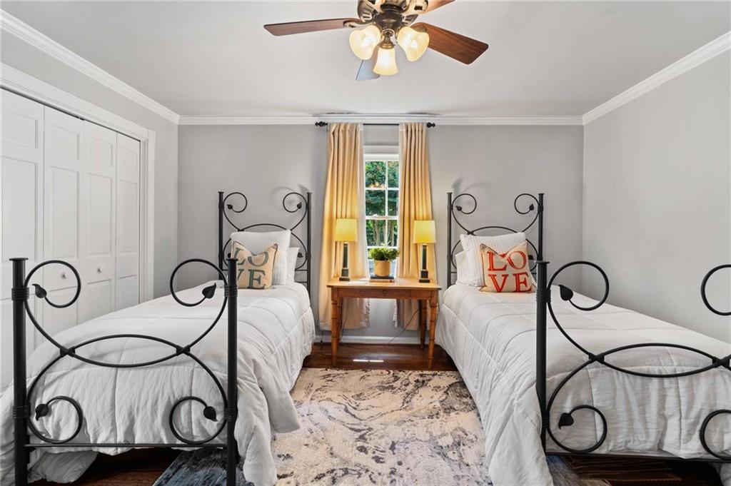 937 Buckingham Circle NW