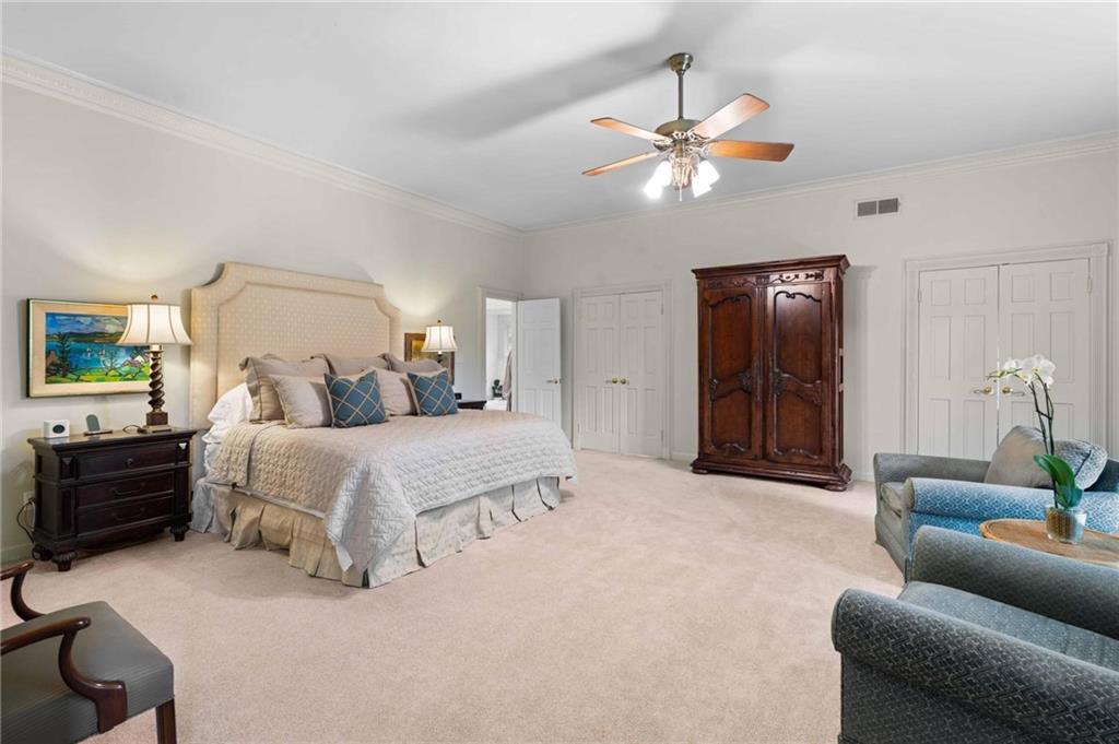 937 Buckingham Circle NW