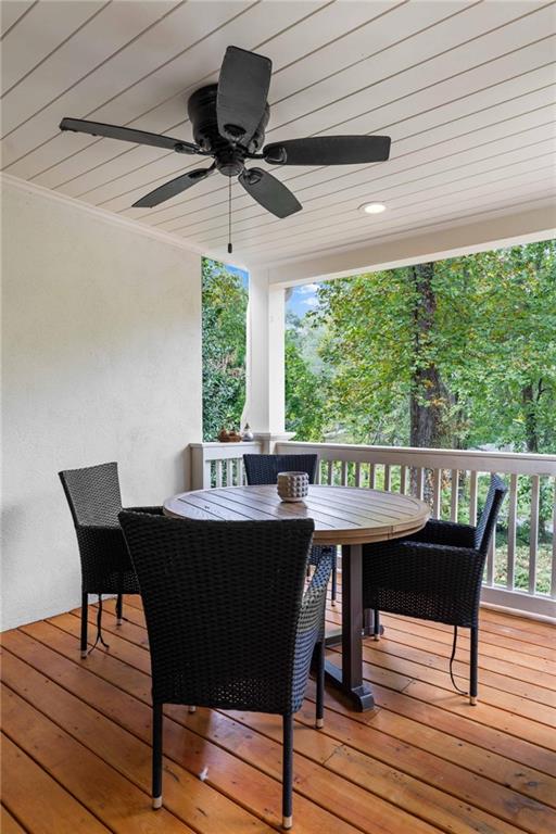 937 Buckingham Circle NW