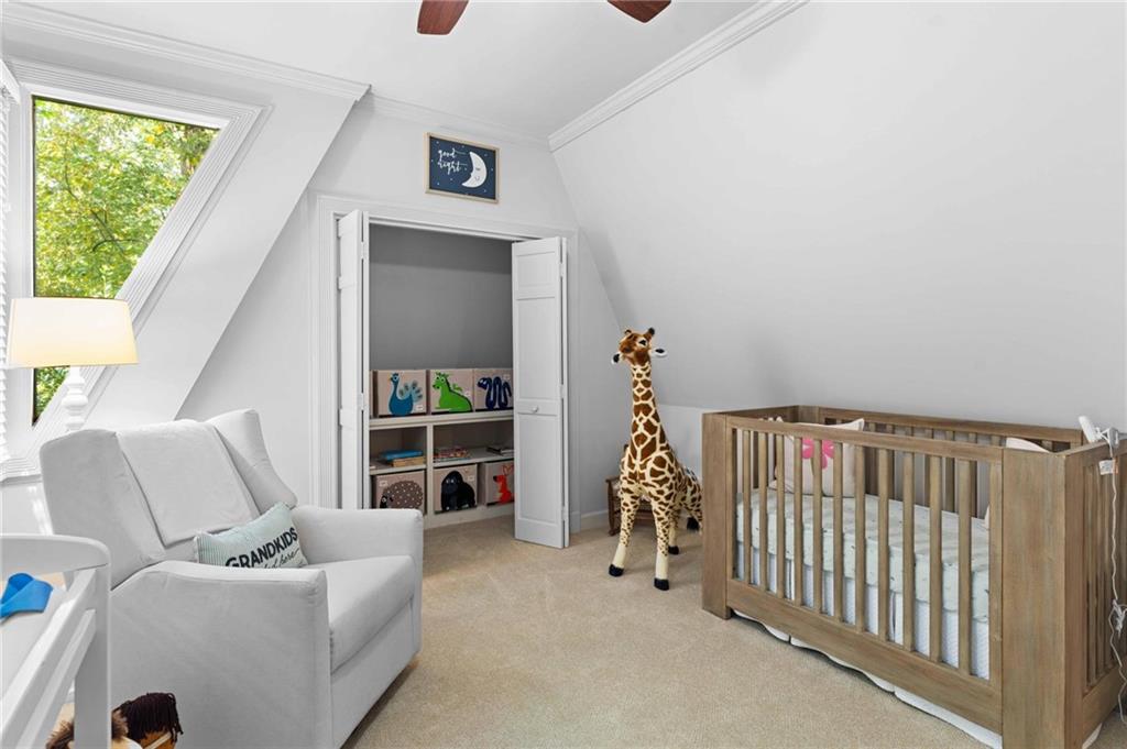 937 Buckingham Circle NW