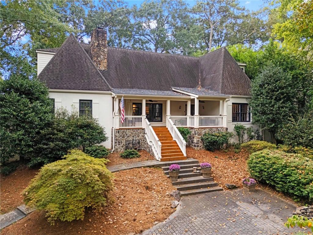 937 Buckingham Circle NW